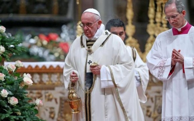 Papa Francisco admite participação de mulheres no rito do lava-pés