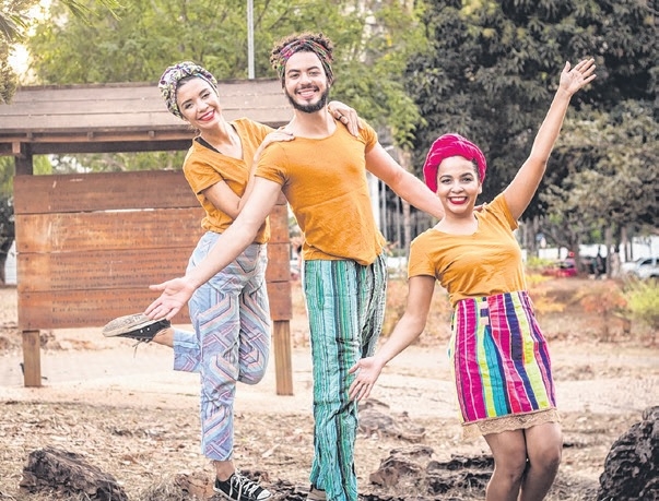 Teatrinho e camarim de pinturas infantis