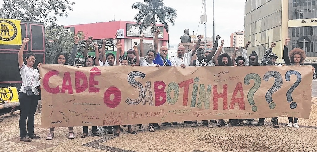 Manifestação em Goiânia pede por resposta ao caso do desaparecimento do MC Sabotinha