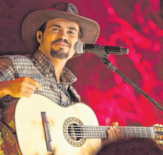Violeiro e cantor, Almir Pessoa retorna ao palco no Dia do Trabalho