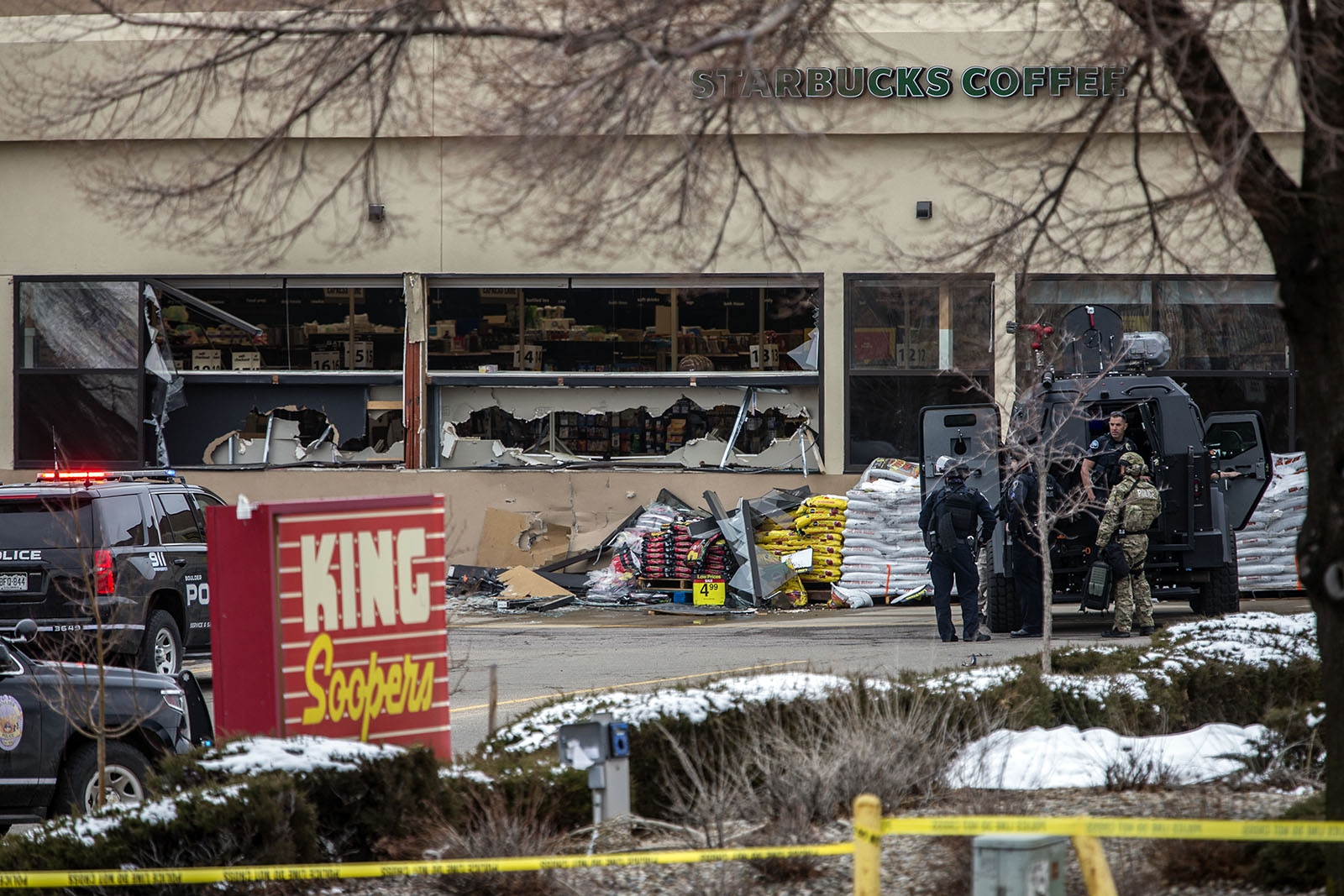 EUA: atirador deixa ao menos 10 mortos em supermercado no Colorado
