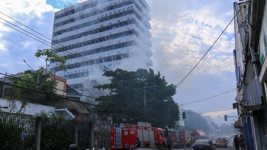 Incêndio atinge universidade desativada no Rio