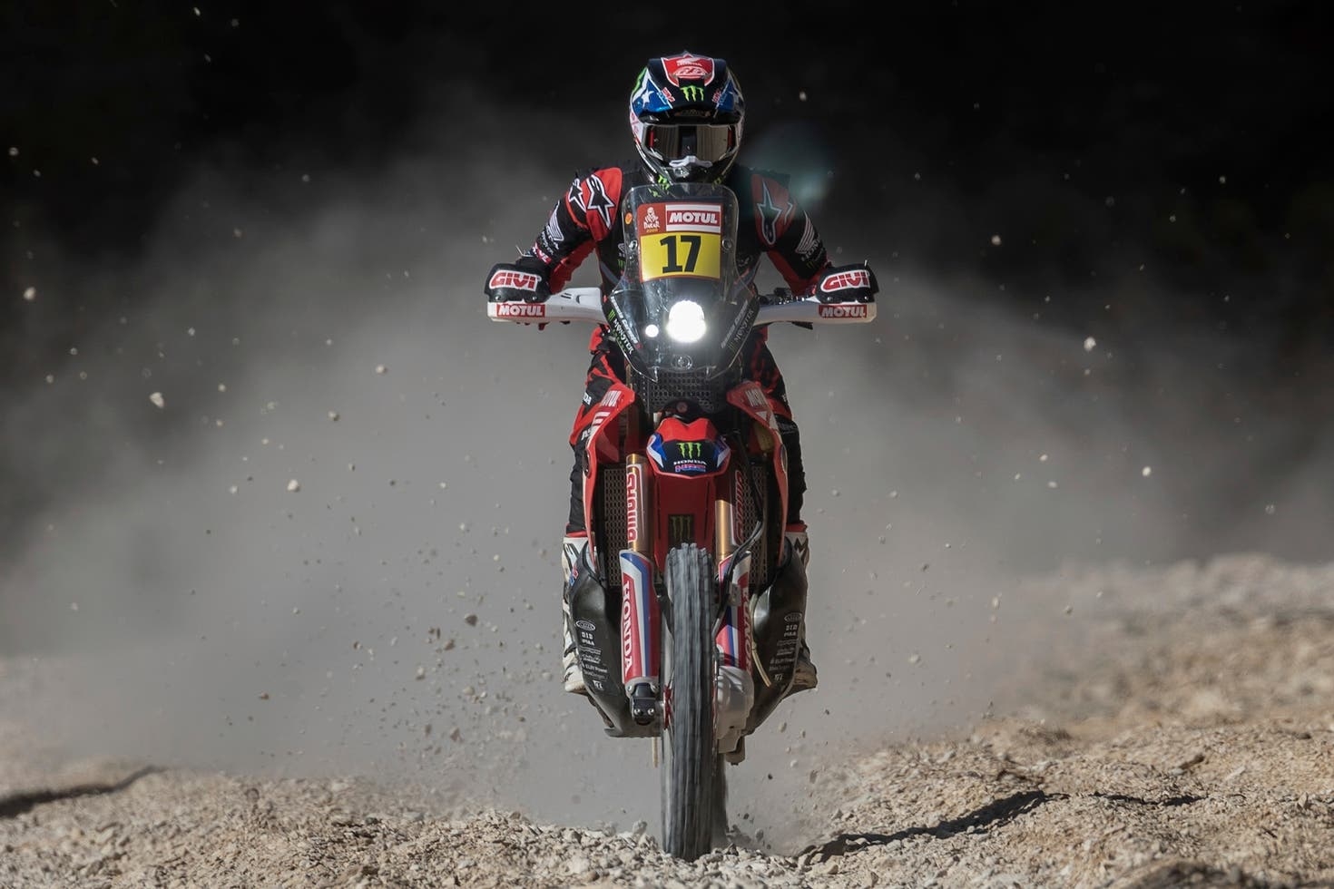 Chileno vence a oitava etapa e assume a liderança das motos no Rally Dakar