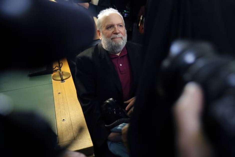 Ex-padre é condenado há 5 anos de prisão por pedofilia, na França