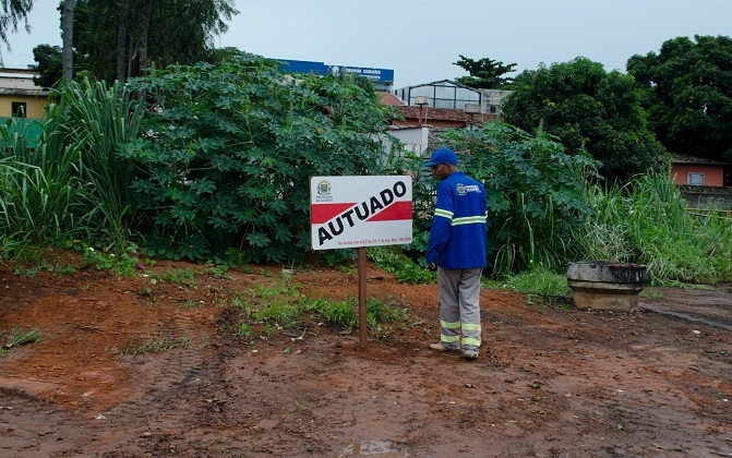 Prefeitura inicia notificação de lotes baldios via edital