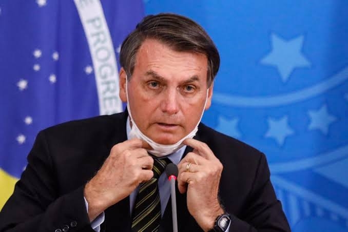 Se a Anvisa aprovar, compraremos a vacina Sputnik, diz Bolsonaro