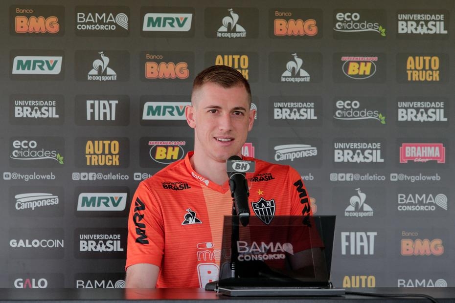Adílson vai se aposentar por problema cardíaco