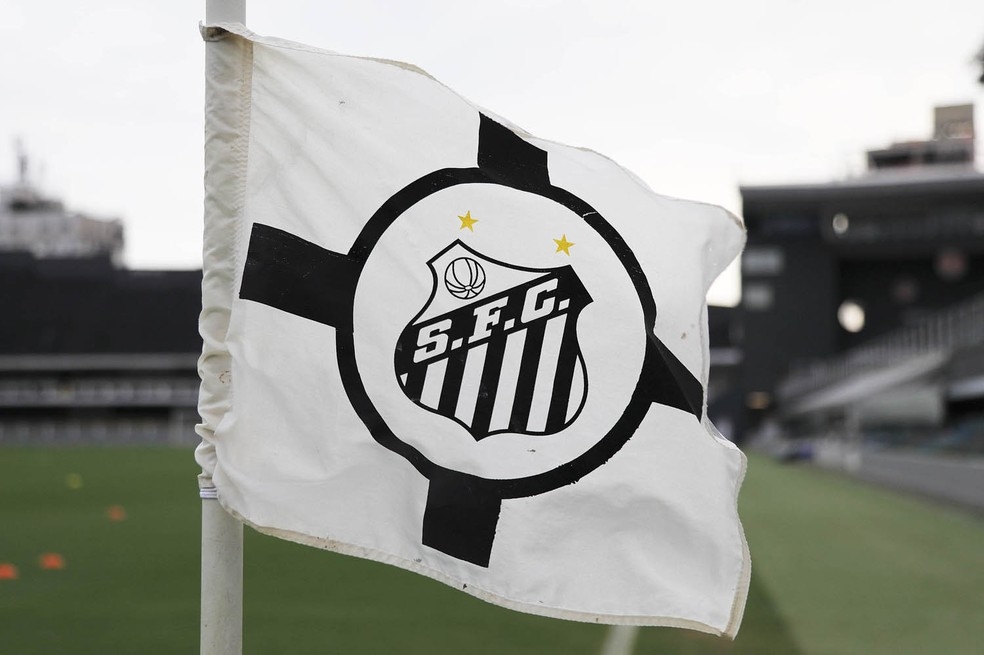 Santos têm denúncias de racismo e assédio moral feita por funcionários
