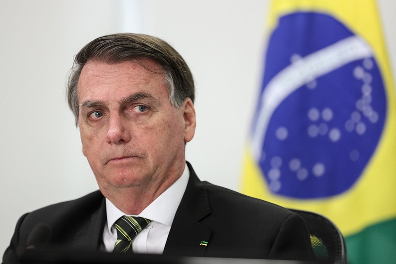 Bolsonaro pede a eleitores que votem em candidatos “com Deus no coração”