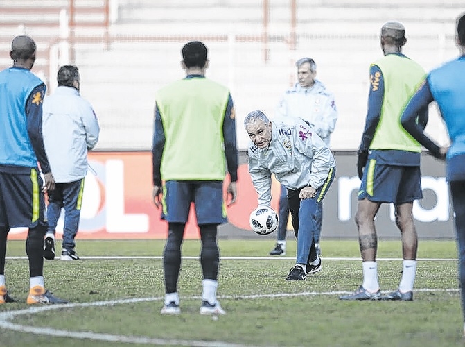 Time comandado por Tite treina pela 1ª vez na Alemanha
