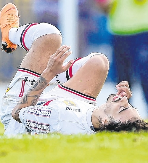 São Paulo perde na estreia de Aguirre