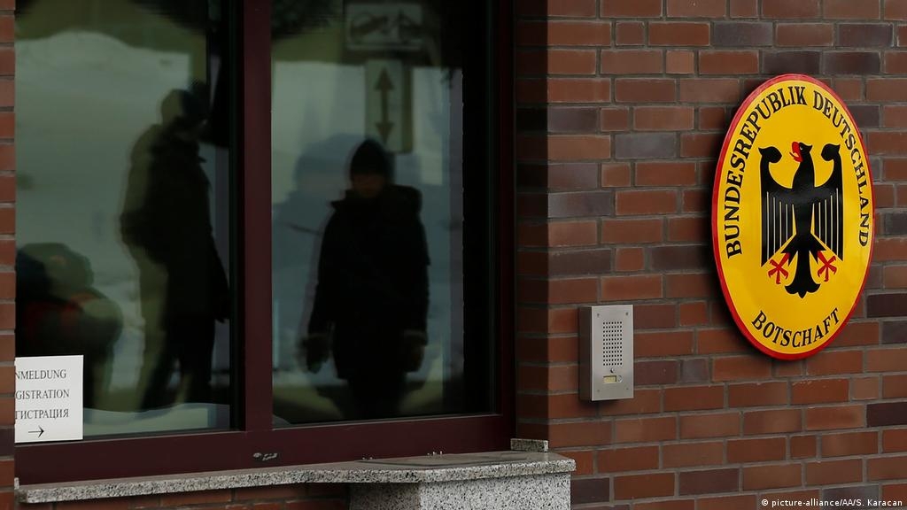 Rússia expulsa dois diplomatas alemães em resposta 'quid pro quo'