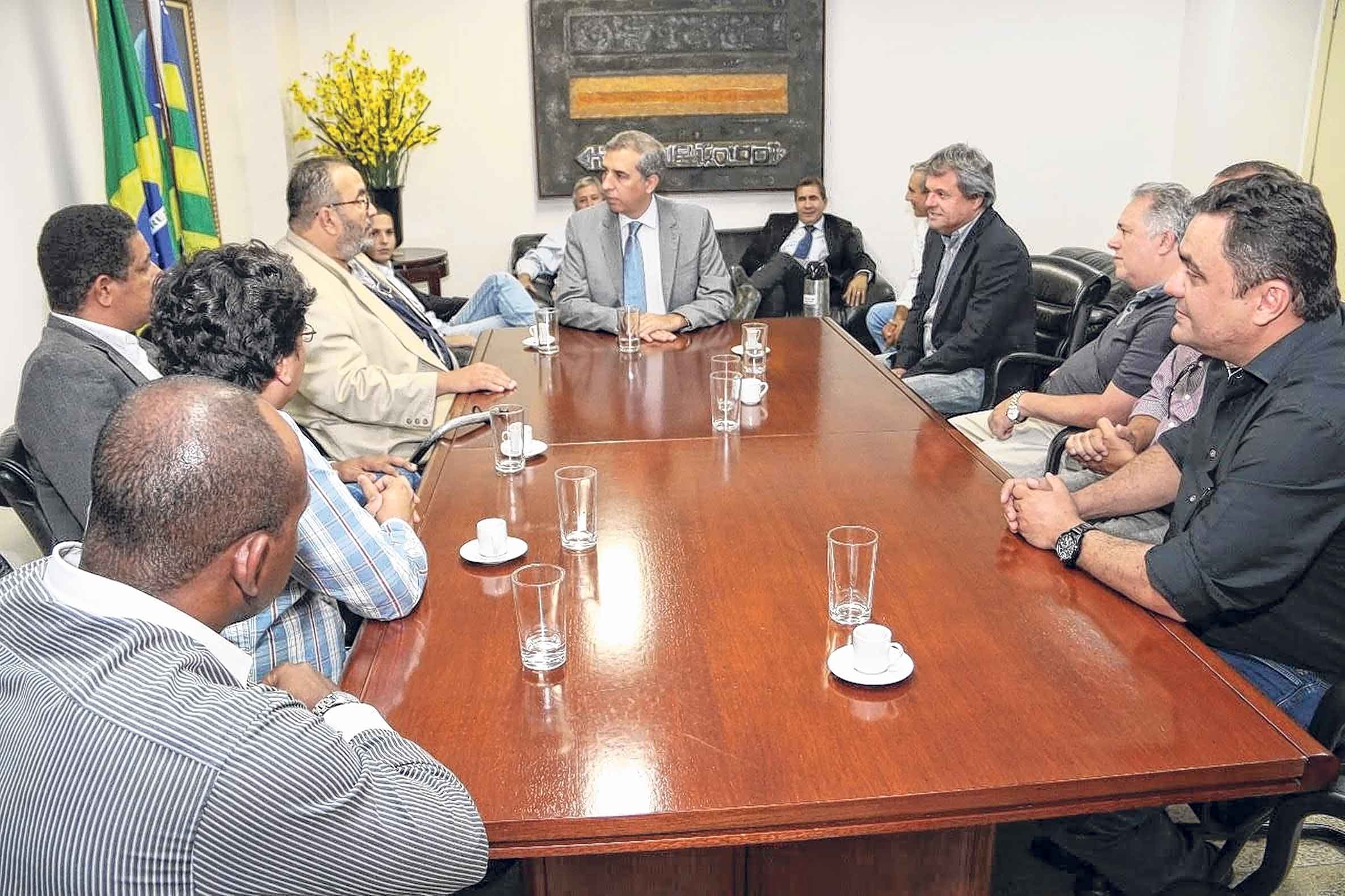 Vice-governador lidera  caravana pelo Oeste goiano
