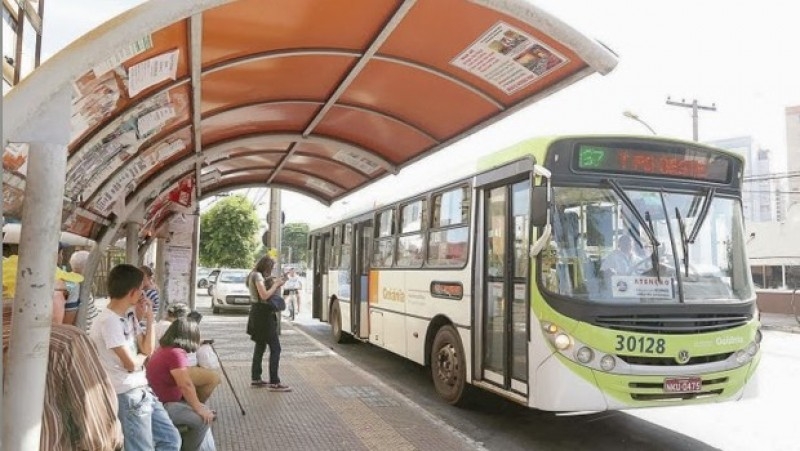 Projeto de lei quer estipular prazo máximo de espero em ponto de ônibus