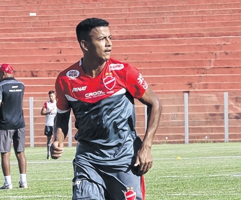 Jogadores brasileiros alertam para problemas na defesa