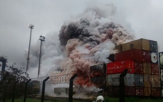 Vazamento de gás no Guarujá: fogo é contido, mas fumaça ainda continua