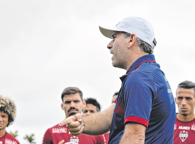 Fifa pede novo aumento da suspensão de Guerrero
