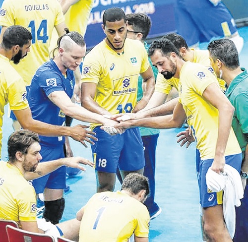 Seleção se apresenta para amistosos em Taubaté