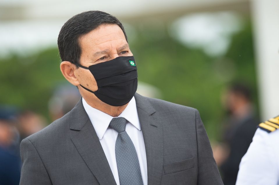 Mourão sobre 1.840 mortes em 24h: 'é lamentável, estamos com situação complicada'