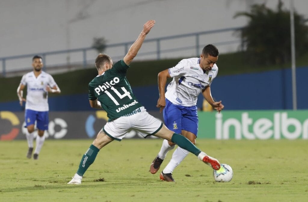 Aparecidense elimina Goiás e segue no Goianão 2020