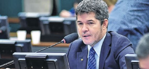 Delegado Waldir quer deixar o PR
