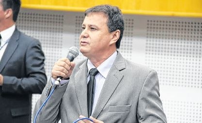 Jair Diamantino se defende com documentos sobre pedidos a Agetul