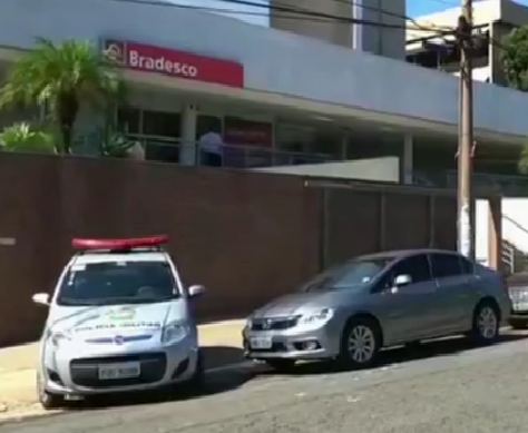 Criminosos assaltam agência do Bradesco em Goiânia