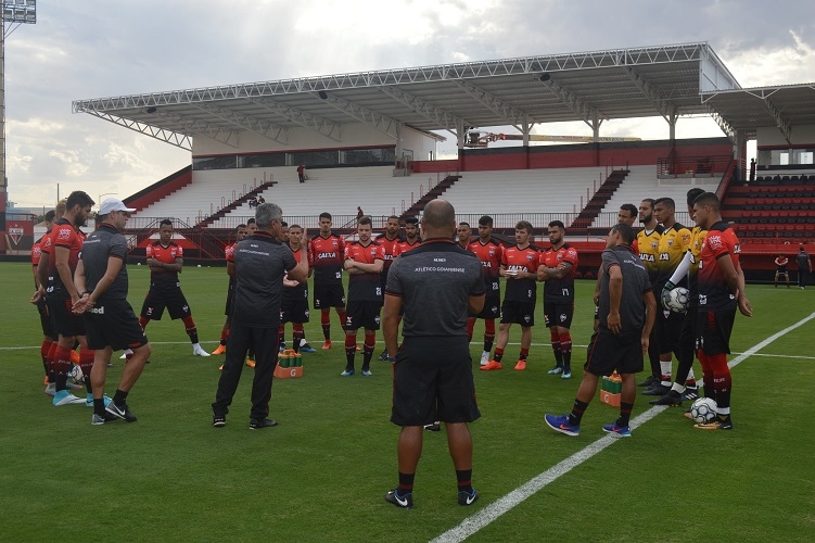 Em momentos distintos, Atlético-GO e CRAC se enfrentam no Antônio Accioly