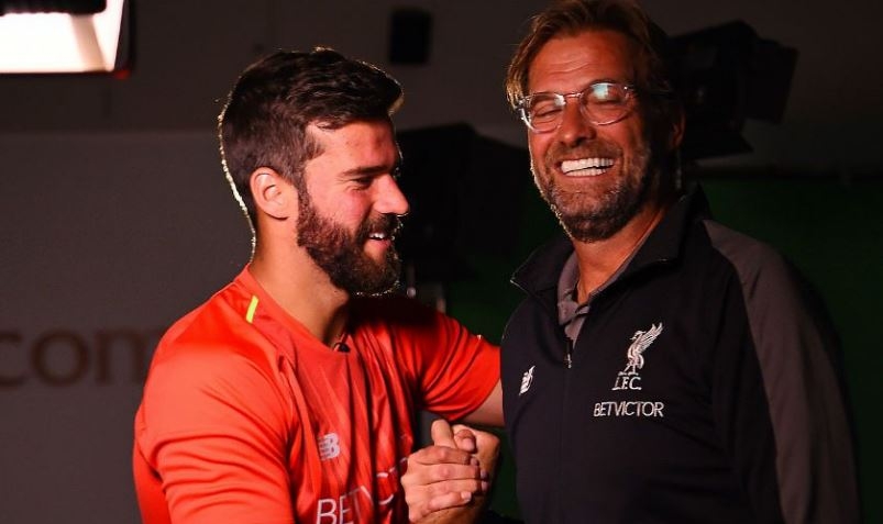Liverpool encerra especulação e acerta com brasileiro