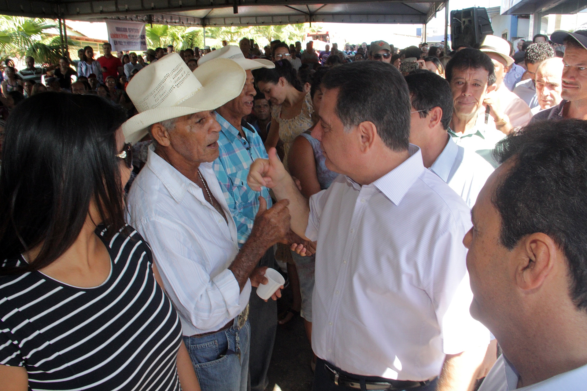 Governador intensifica participação em eventos no interior