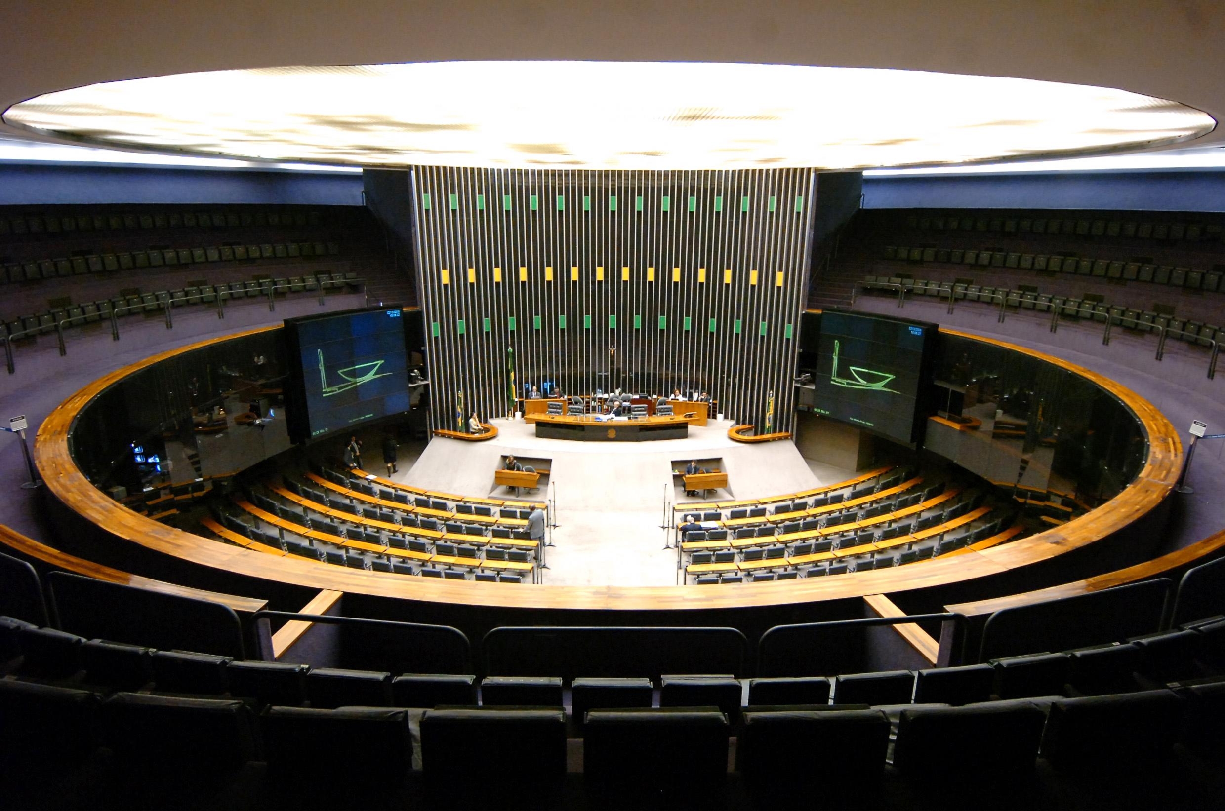 Senado e Câmara dão  salvo-conduto aos lixões