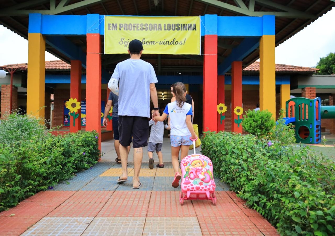 Prefeitura inicia ano letivo para 117 mil alunos