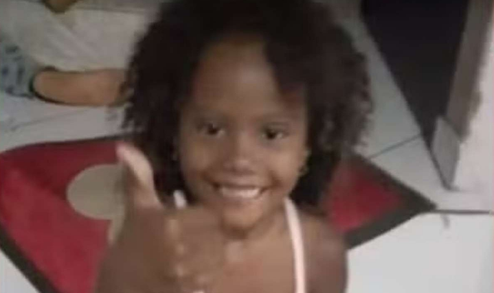 Mãe e filha são acusadas de matar criança de nove anos com mais de 30 facadas