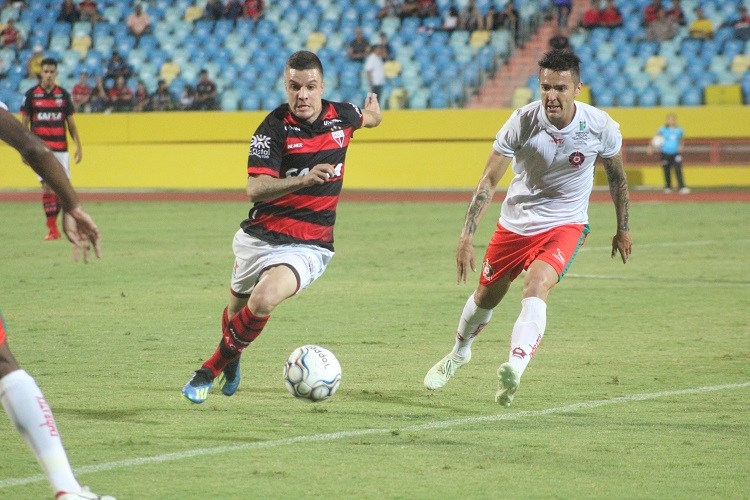 Vitória com a força do elenco