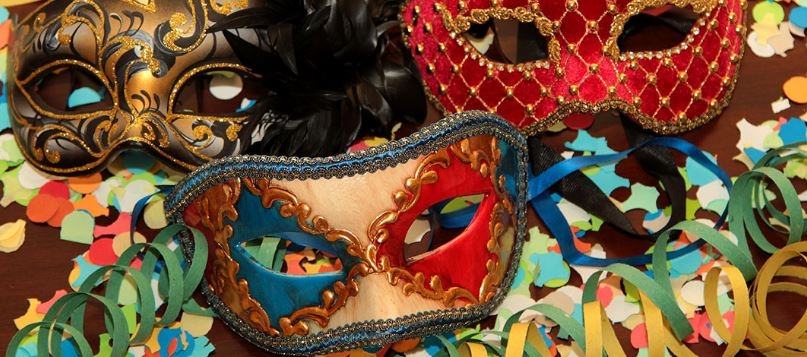 O que abre e fecha no Carnaval
