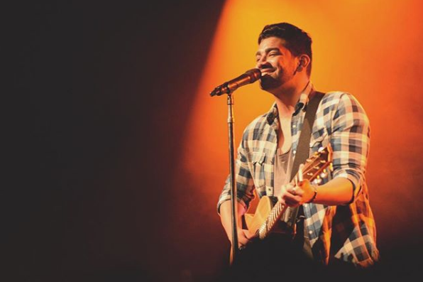 Dilsinho faz show no Projeto Goiânia tem Samba e Pagode Nº1