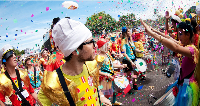 Carnaval: Especialista dá dicas para proteger a pele durante a folia