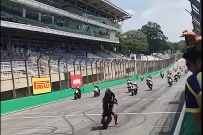 Após cair de moto em Interlagos, piloto é atropelado e sofre fratura exposta; Vídeo