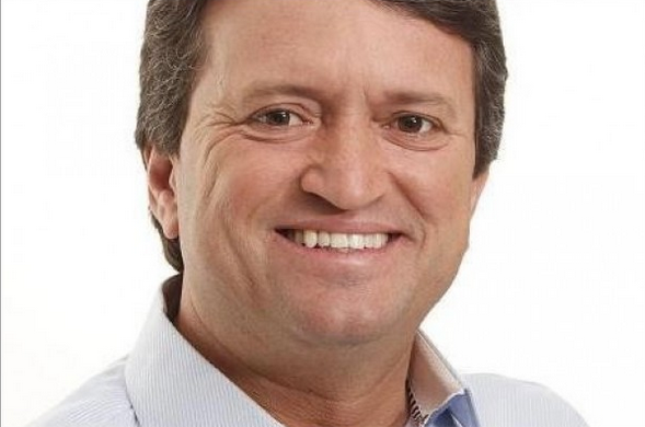 Prefeito de Caldas Novas é preso em operação do MP que apura fraudes e lavagem de dinheiro