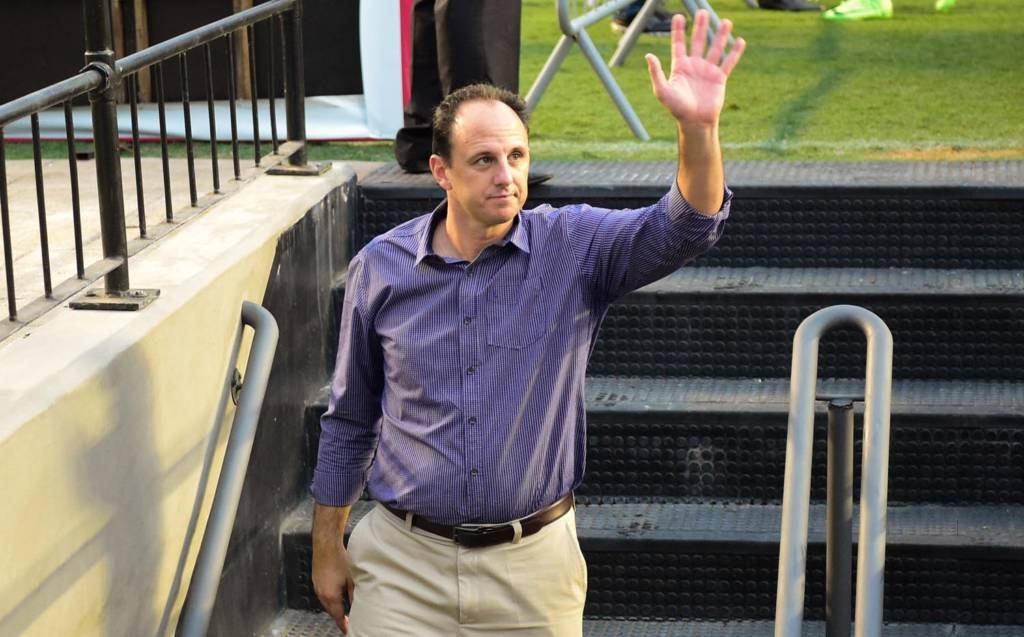 No Z-4, São Paulo demite Rogério Ceni