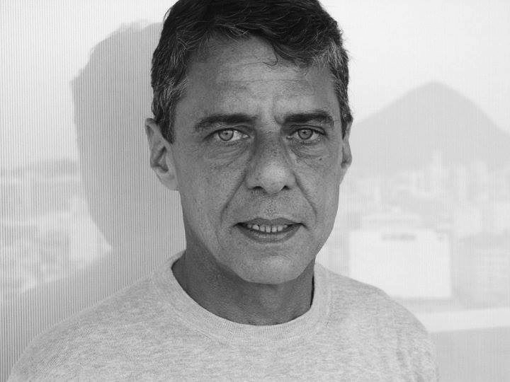 Chico Buarque divulga manifesto e convoca para ato contra impeachment