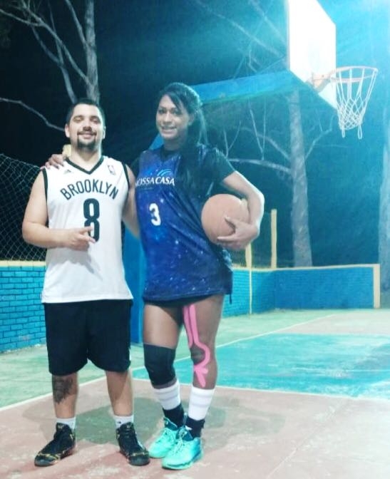 Transexual dribla preconceito e atua em time masculino