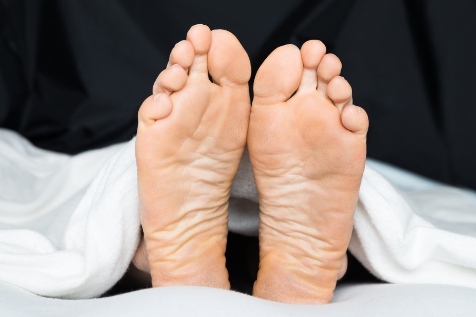 Homem morre após ficar preso entre dois caminhões