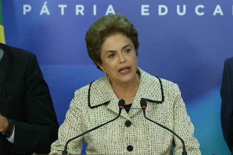Solução para a crise  é expiar o erro e avançar