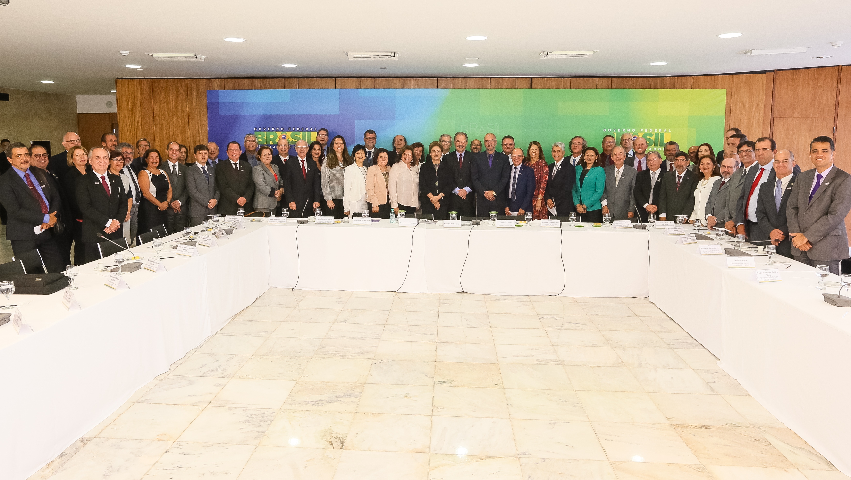 Dilma reúne coordenação política no Palácio do Planalto após manifestações