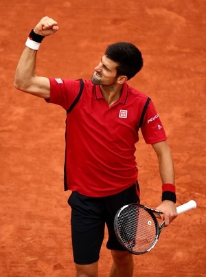 Djoko passa fácil para a final de Roland Garros