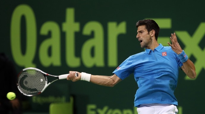 Em jogo de dois dias, Djokovic vence Nadal e vai a final