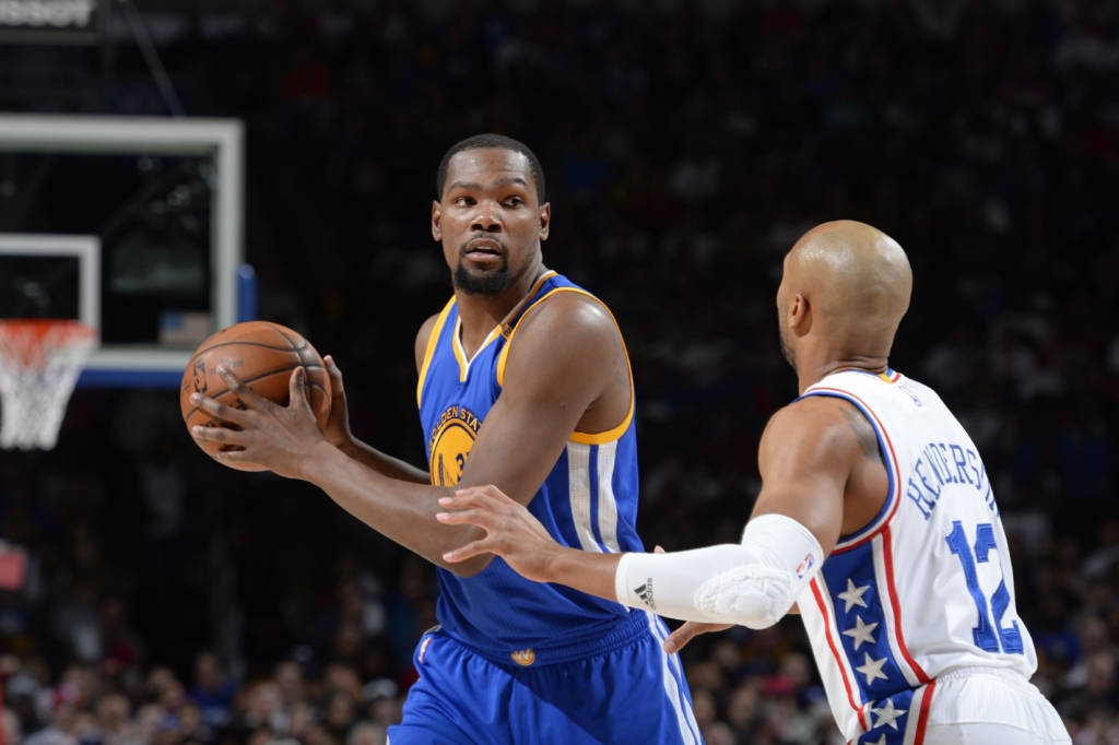 Durant fica à disposição dos Warriors