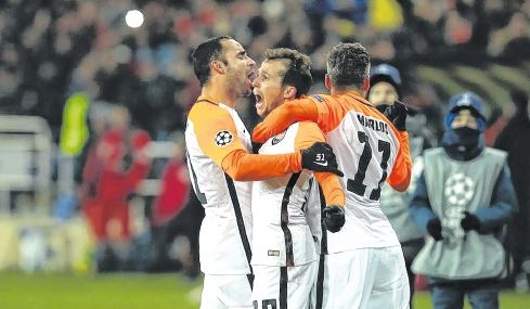 Shakhtar bate o City em jogo com oito brasileiros
