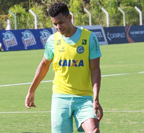 Ney Franco deve colocar três zagueiros contra o Brasil